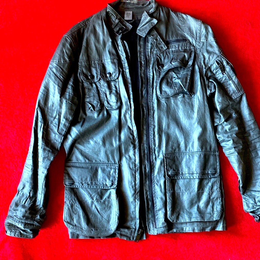 Light men DKNYC jacket for fall weather.